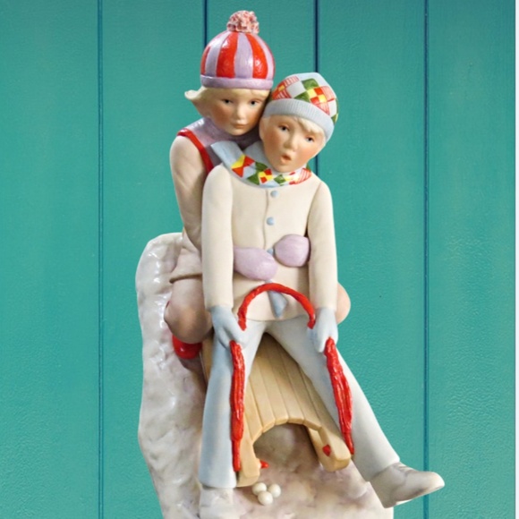 VINTAGE CYBIS Bisque Porcelain Figurine Sculpture NANCY AND NED SLEDDING 1978 - Picture 2 of 4